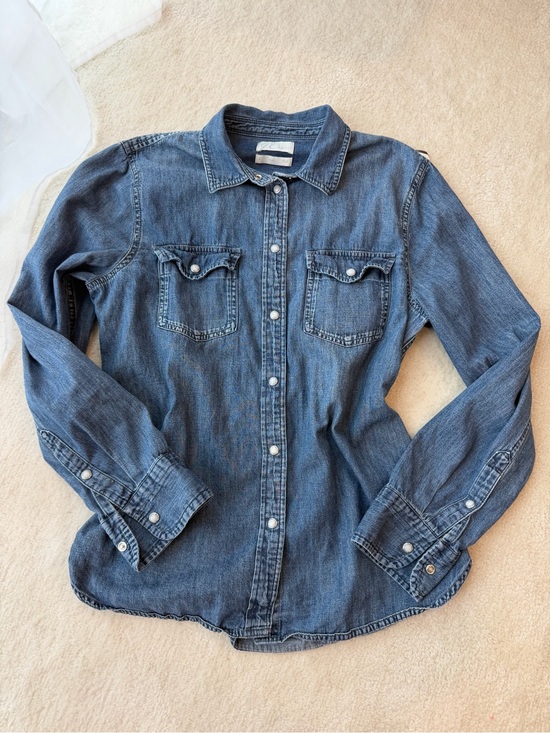 J. Crew Tops - J. Crew Classic Slim Denim Pearl Button-Up Cotton Shirt in Faded Blue